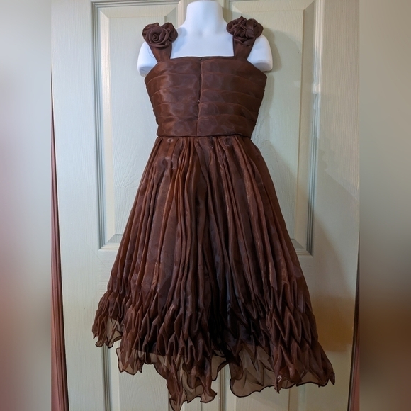 New with Tags Classic Fashion Party Dress, Size 5, B34 - Picture 1 of 2